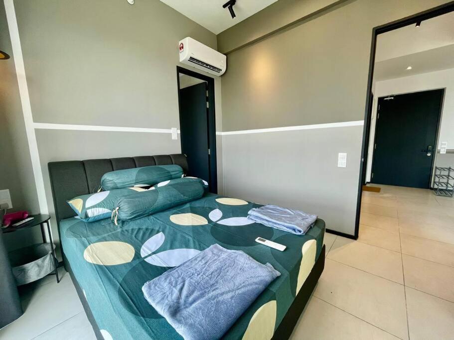 Industrial Style 2 Bedroom Unit Urban Georgetown Sea View Pangsapuri