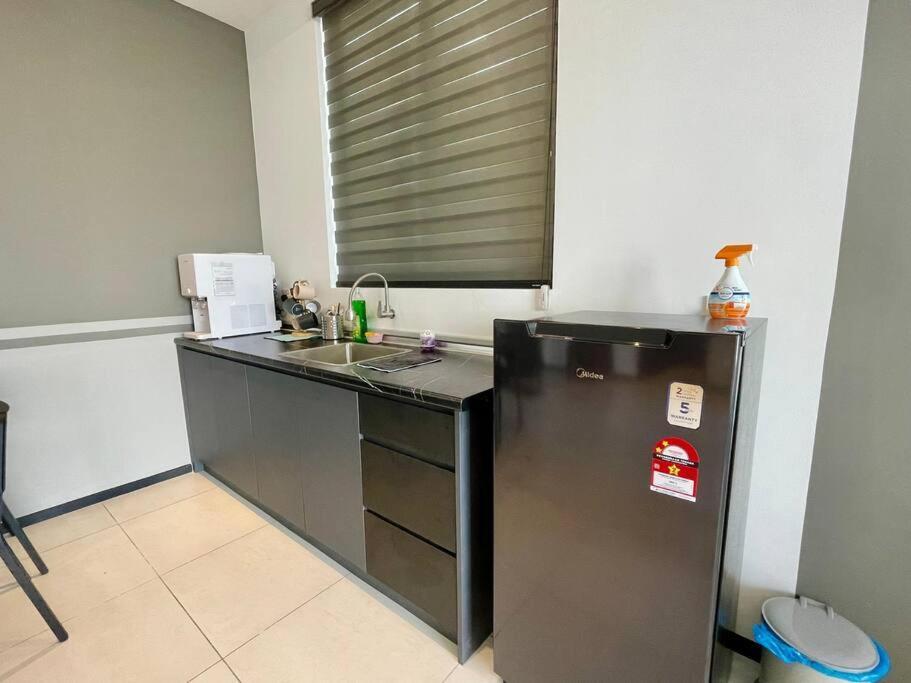 Pangsapuri Industrial Style 2 Bedroom Unit Urban Georgetown Sea View *